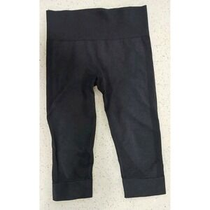 Lululemon Ebb to Street Tight II 21 Black Seamless‎ High Rise Crop Leggings Sz6
